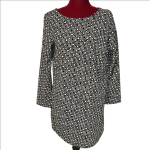 Geometric Black and White Tunic Size Medium